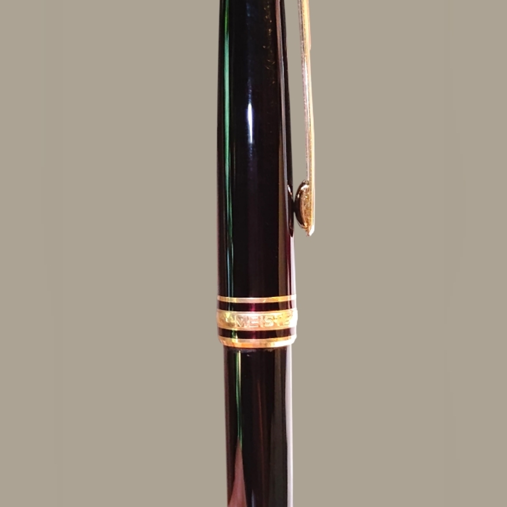 Montblanc Meisterstück Classique Elegant Gold Coated Ballpoint Pen - Picture 4 of 6